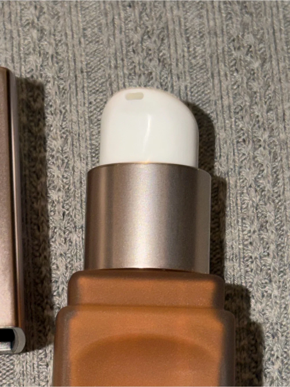 Elizabeth Arden Flawless Finish Skincaring Foundation 610C